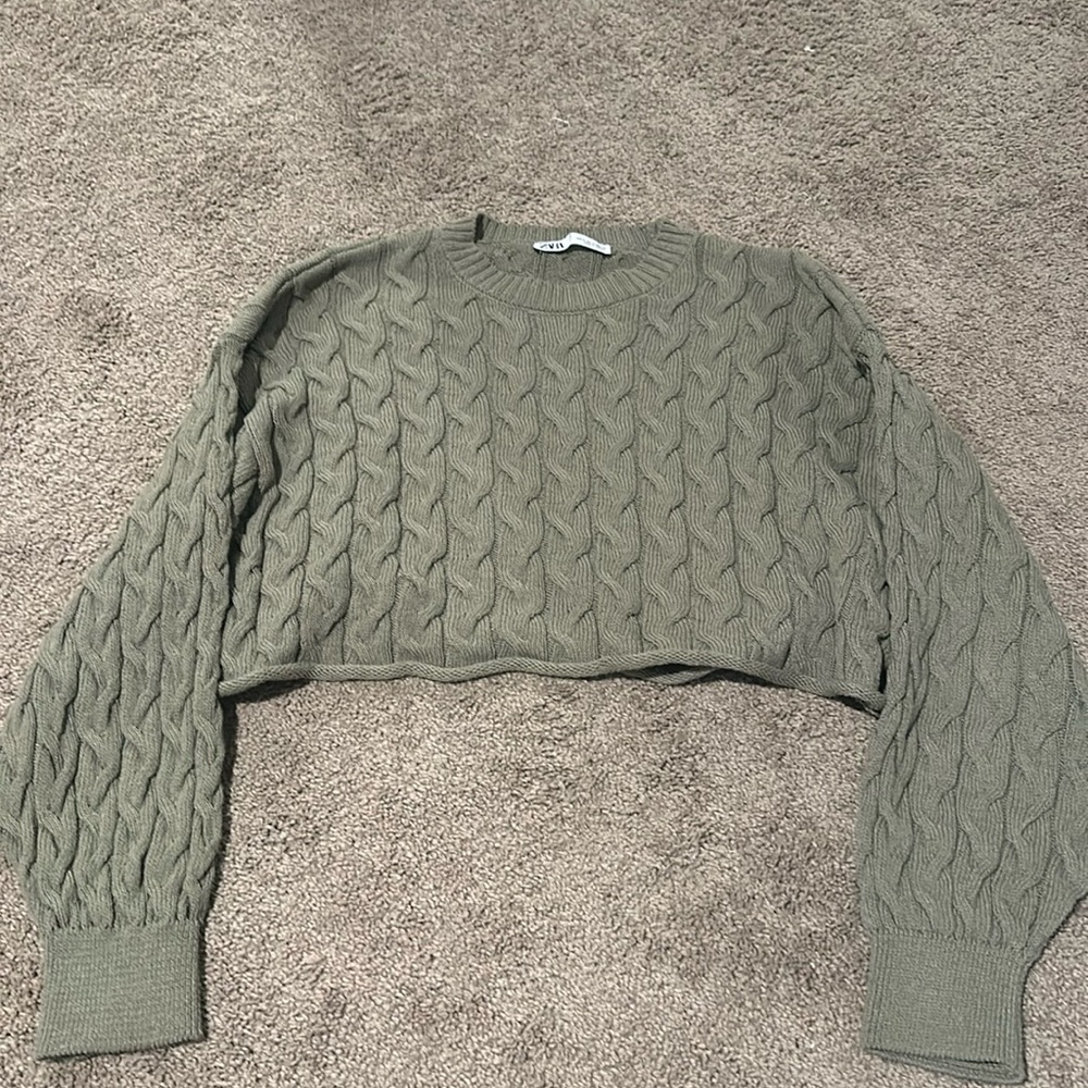 Zara olive cropped cable sweater size small